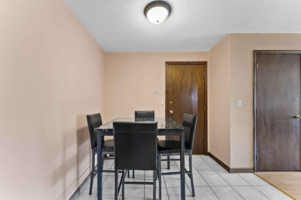 1 Hallmark Gardens, Unit 8 Burlington, MA 01803 - Photo 9 of 30