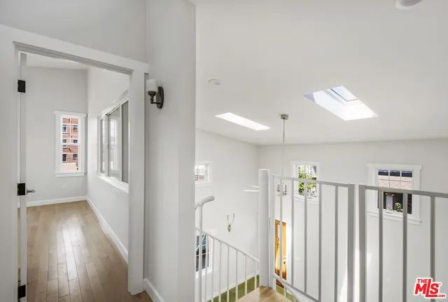 a view of an entryway with workspace