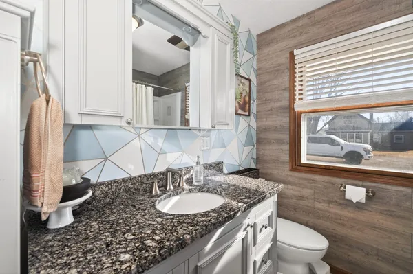 $189,000 | 213 1st Street East, Hunter, ND 58048