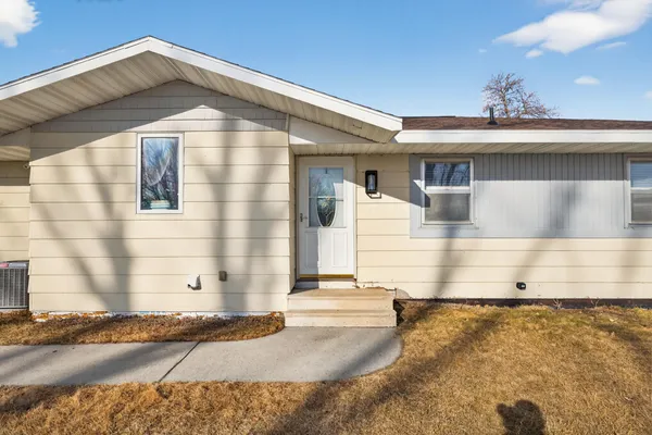 $189,000 | 213 1st Street East, Hunter, ND 58048