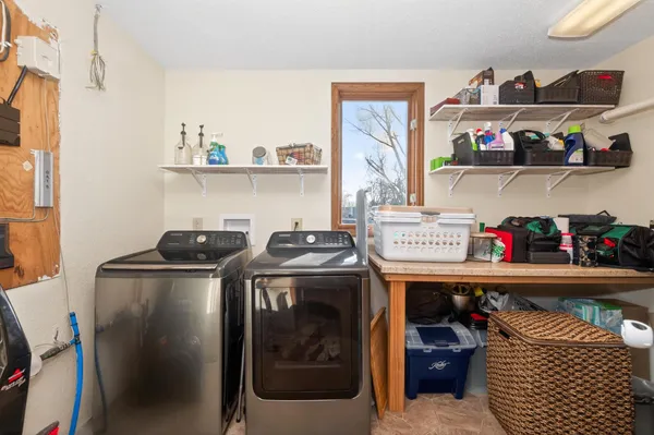 $189,000 | 213 1st Street East, Hunter, ND 58048