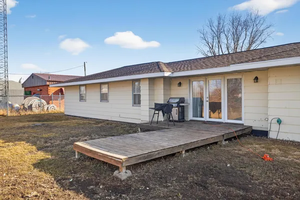 $189,000 | 213 1st Street East, Hunter, ND 58048