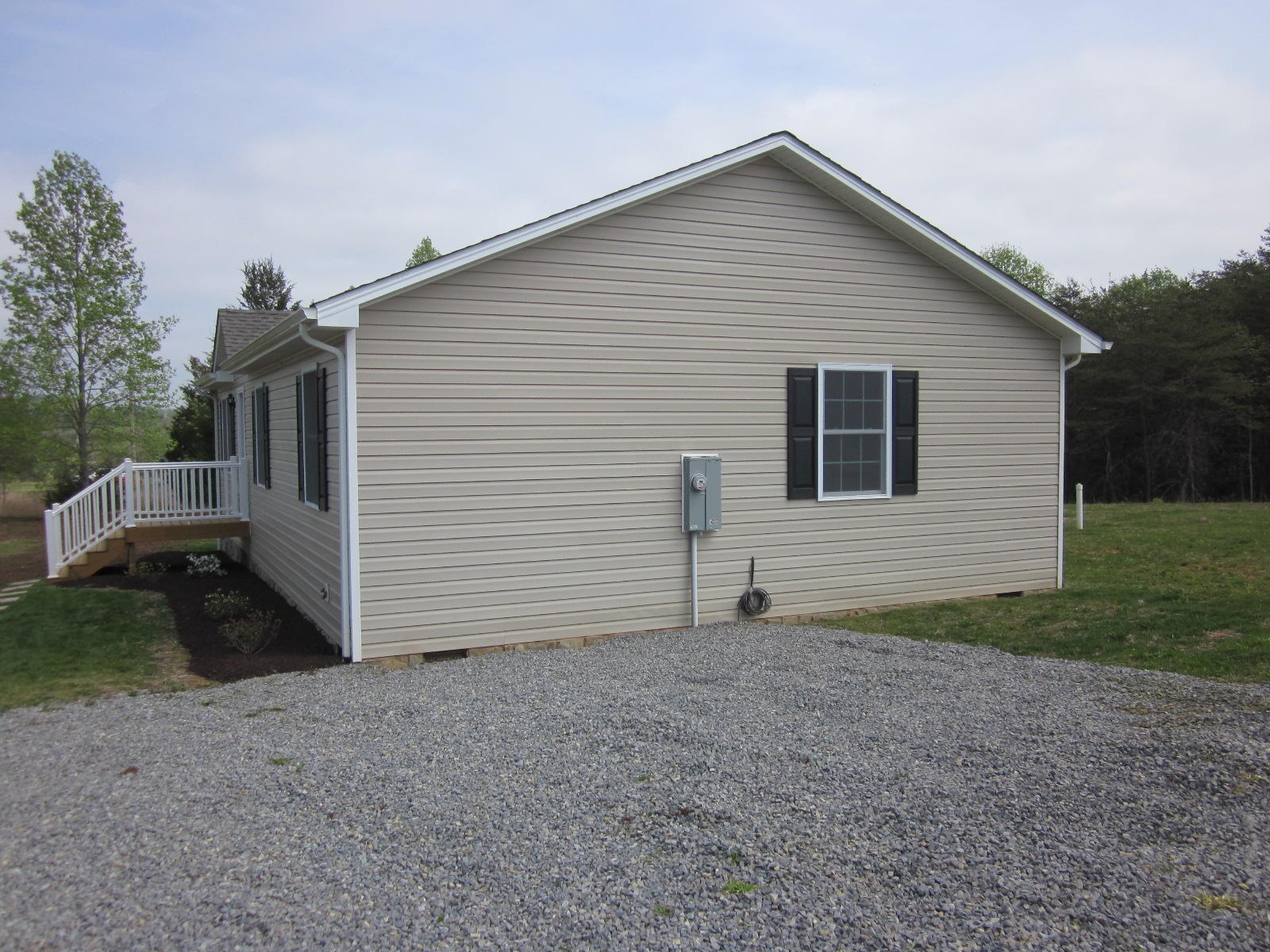 888 Farm View 001