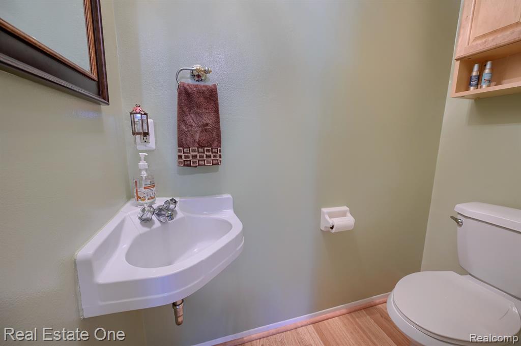 284 1st Street Rochester, MI 48307 - Photo 9 of 29