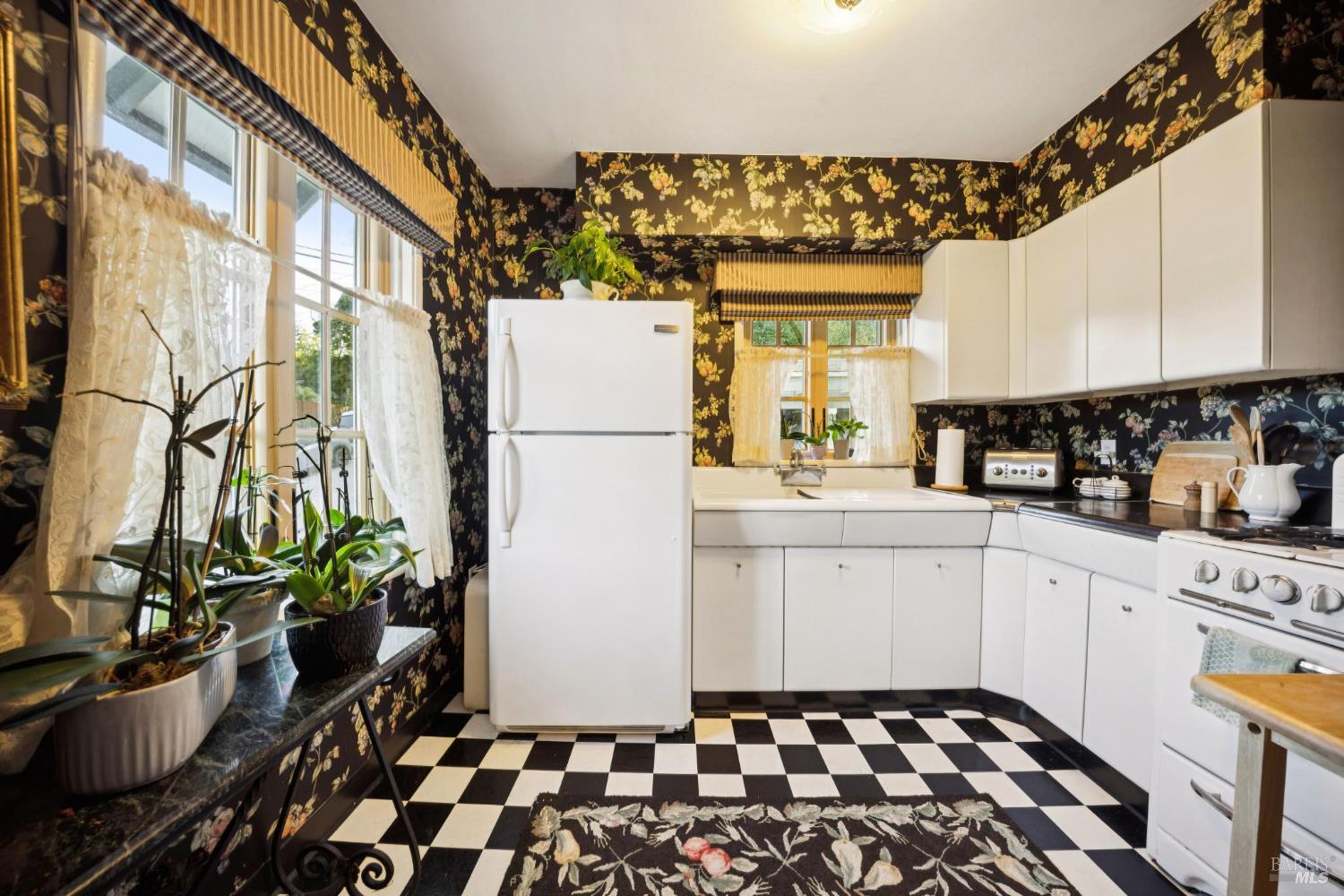 42-50 Grove Street San Rafael, CA 94901 - Photo 28 of 52 42A Rental- kitchen