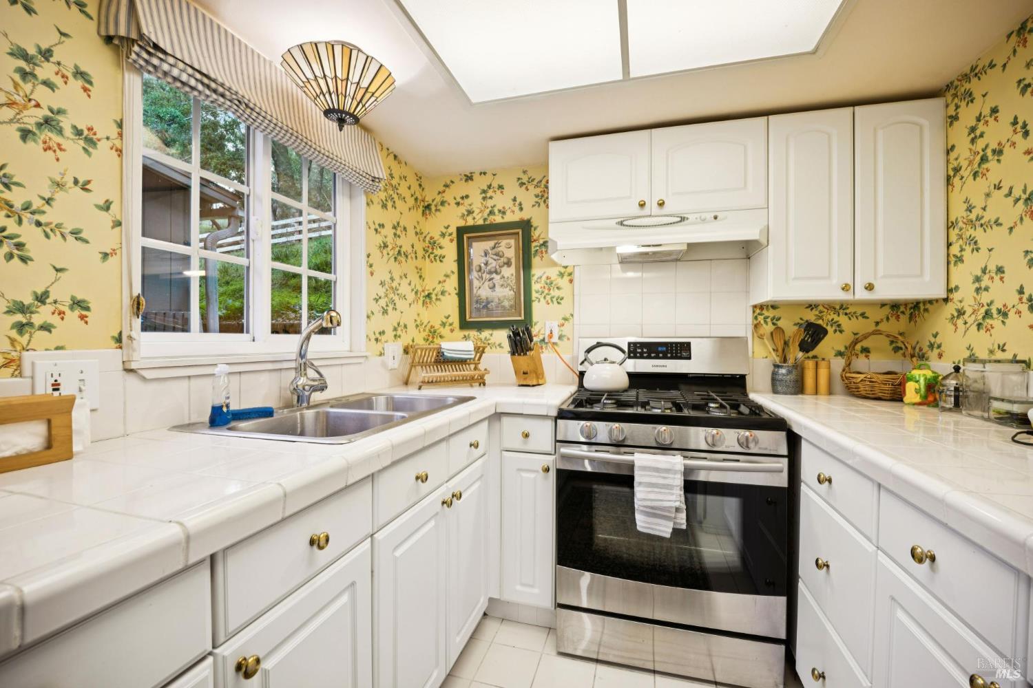 42-50 Grove Street San Rafael, CA 94901 - Photo 42 of 52 50 cottage-kitchen