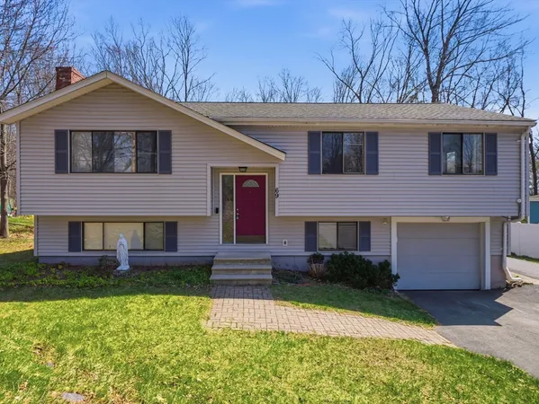 $729,900 | 69 Lake Street, Shrewsbury, MA 01545