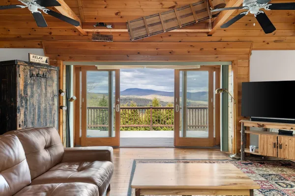 $559,000 | 1557 North Groton Road, Rumney, NH 03266
