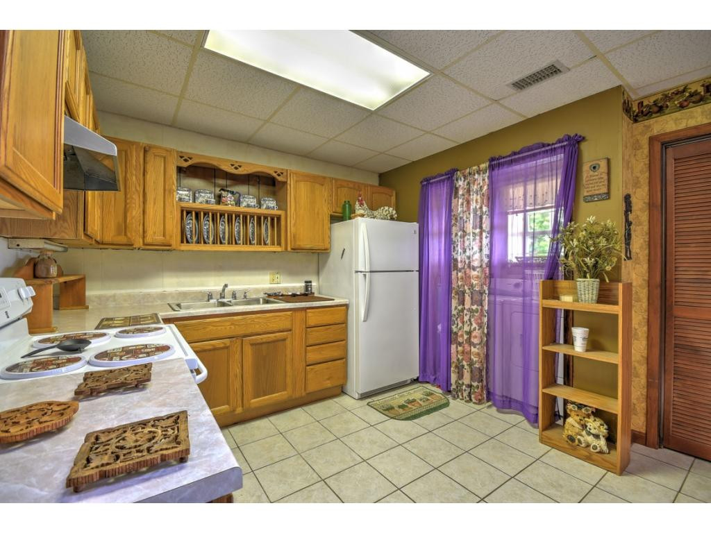 614 Opie Arnold Road Limestone, TN 37681 - Photo 26 of 36 Kitchen
