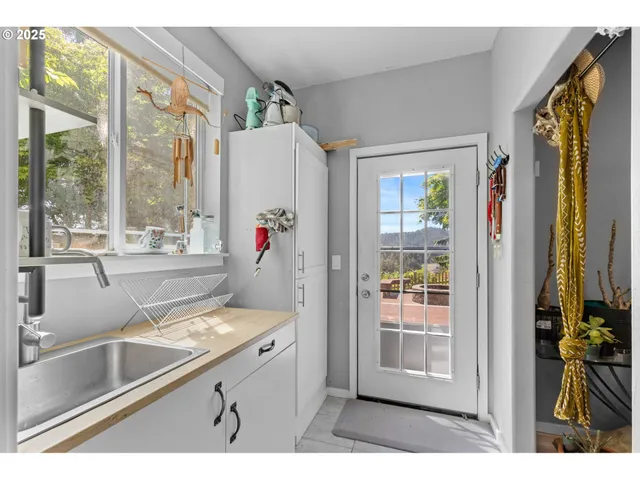 $735,000 | 579 South Schooner Creek Road, Lincoln City, OR 97367