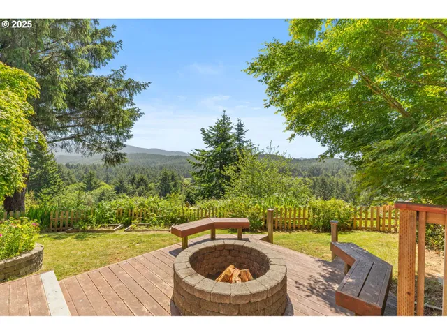 $735,000 | 579 South Schooner Creek Road, Lincoln City, OR 97367