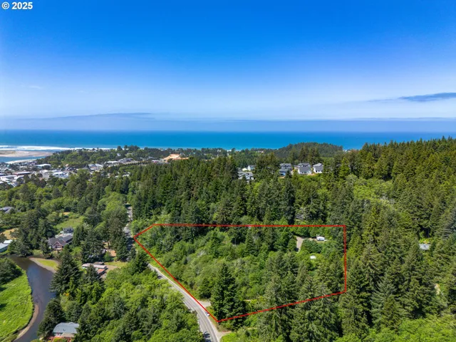 $735,000 | 579 South Schooner Creek Road, Lincoln City, OR 97367