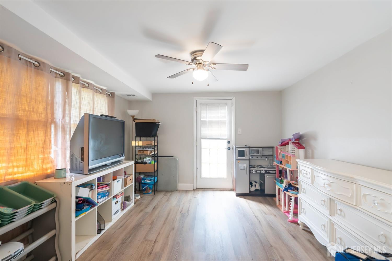 21 Rieder Road Spotswood, NJ 08884 - Photo 4 of 28