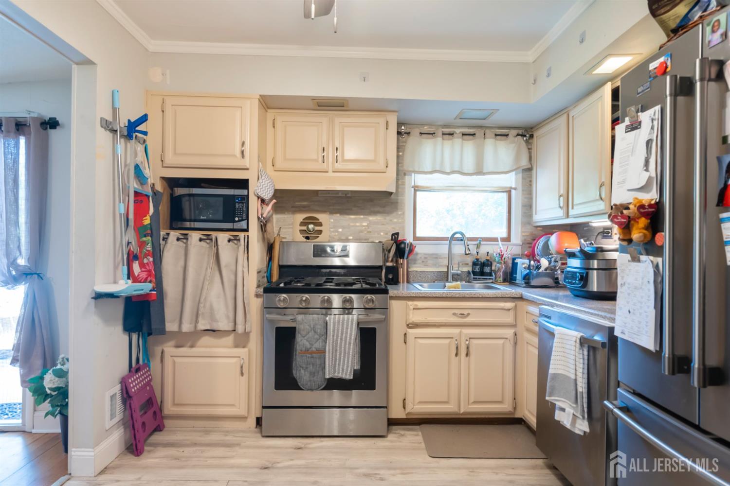 21 Rieder Road Spotswood, NJ 08884 - Photo 10 of 28