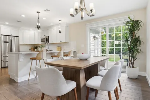 $1,098,000 | 8 Cheevers Path, Unit 8, Bedford, MA 01730