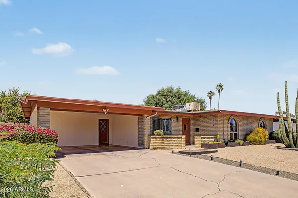 $799,000 | 11822 North 38th Place, Phoenix, AZ 85028