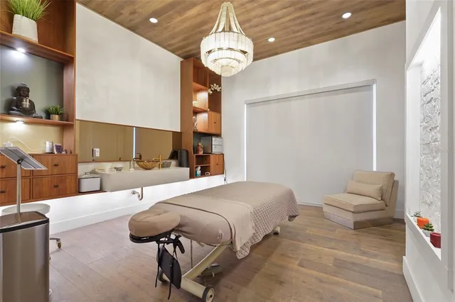 $2,590,000 | 5349 Brookgrove Drive, Sarasota, FL 34238