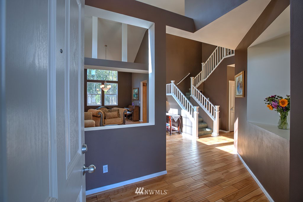 27831 Maple Ridge Way Southeast Maple Valley, WA 98038 - Photo 2 of 22