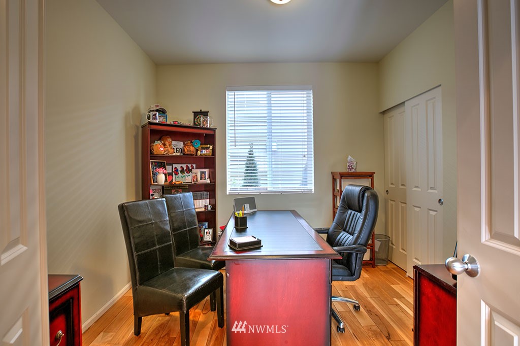 27831 Maple Ridge Way Southeast Maple Valley, WA 98038 - Photo 13 of 22