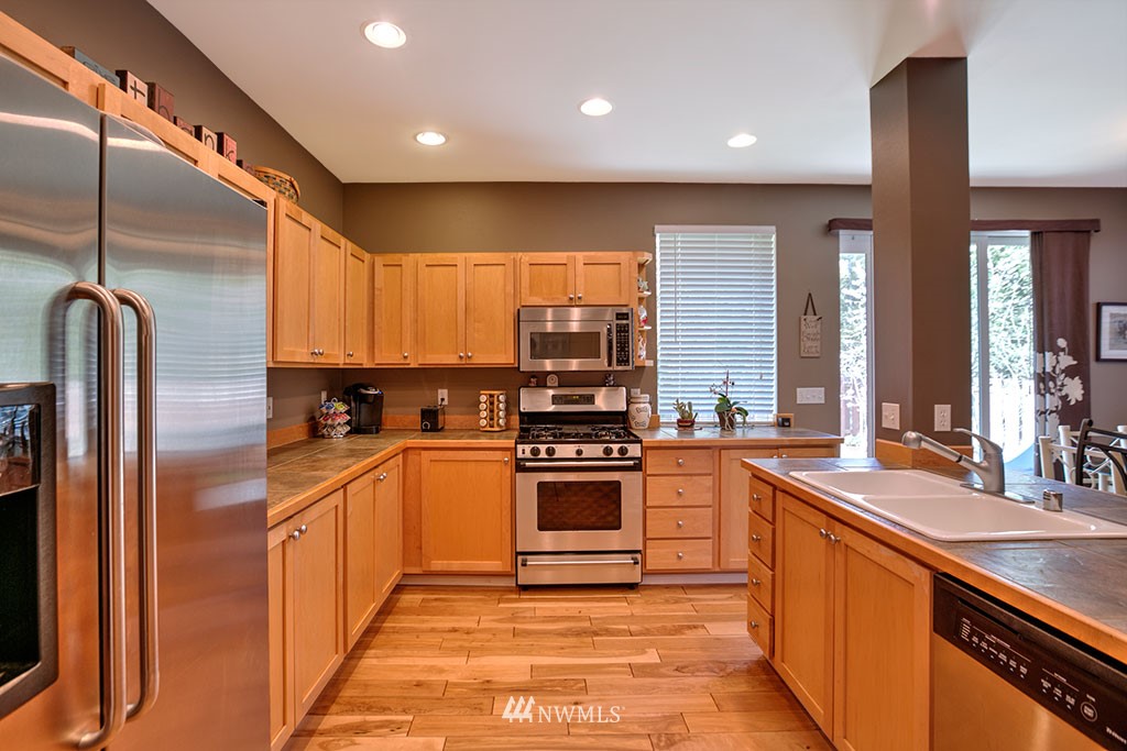 27831 Maple Ridge Way Southeast Maple Valley, WA 98038 - Photo 6 of 22