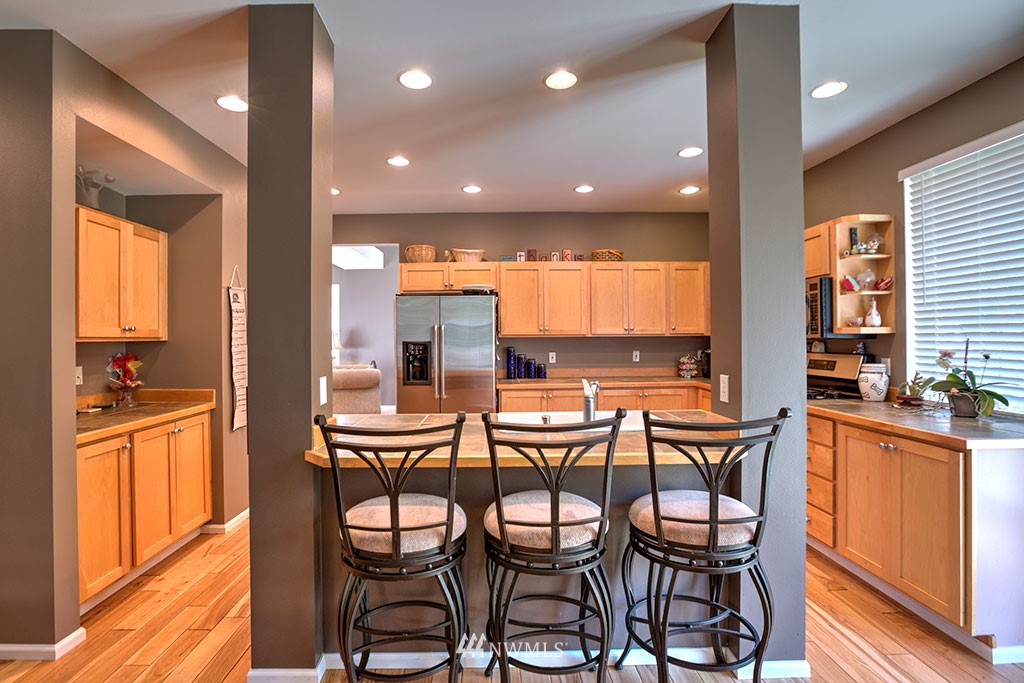 27831 Maple Ridge Way Southeast Maple Valley, WA 98038 - Photo 8 of 22