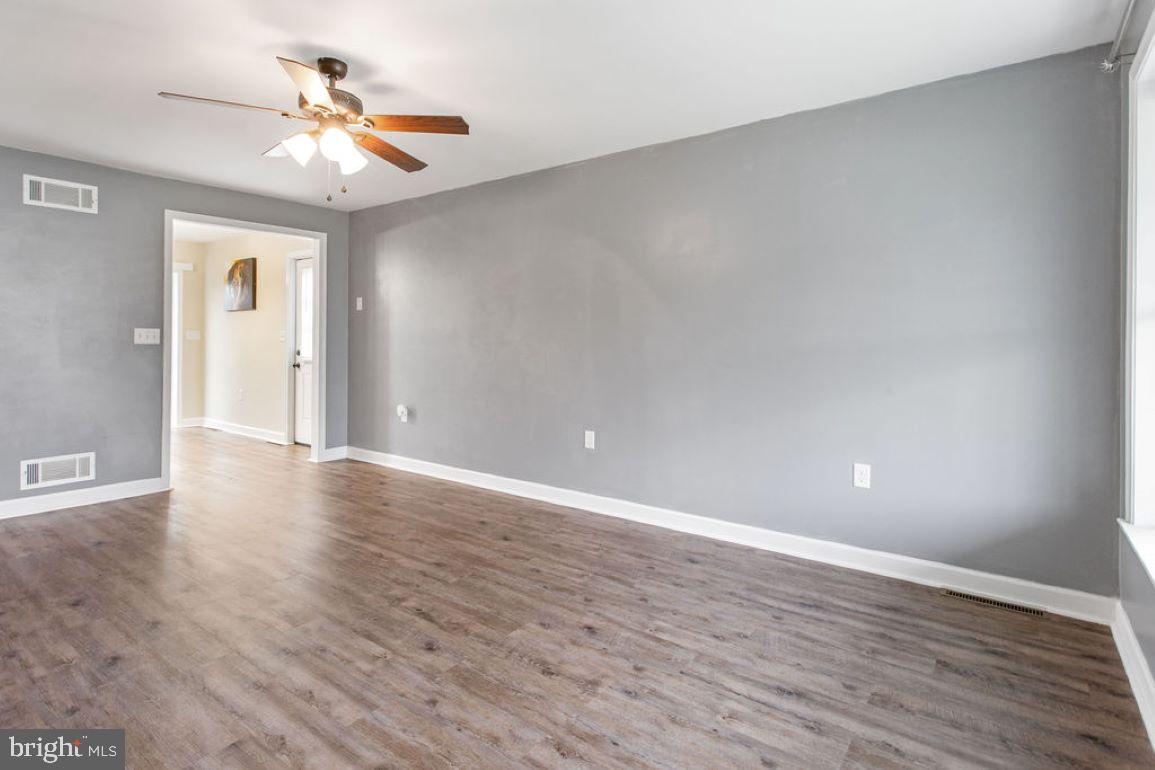 92 Comanche Trail Hanover, PA 17331 - Photo 4 of 25 Gallery Image 4