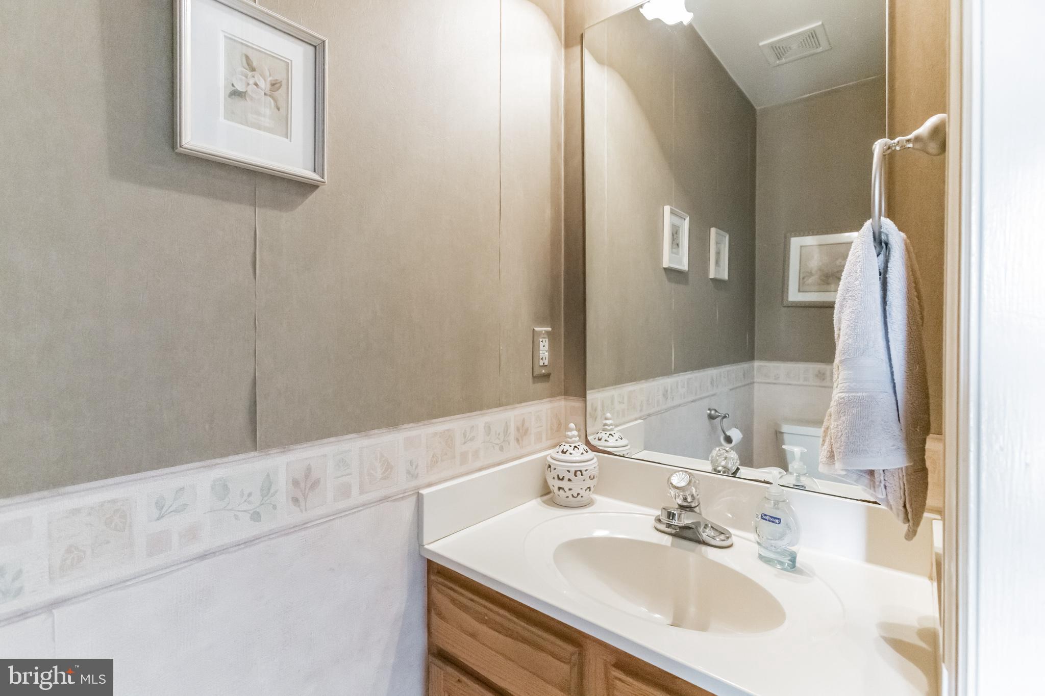 264 Little Britain Road Nottingham, PA 19362 - Photo 13 of 30 Hall Bathroom