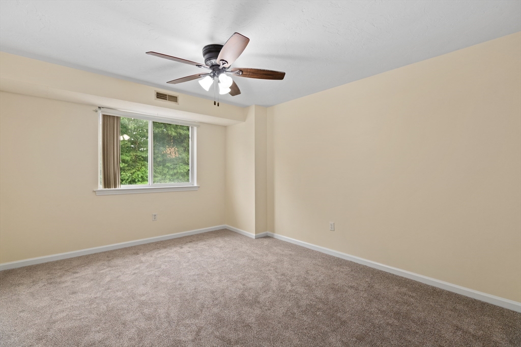 360 Littleton Road, Unit H5 Chelmsford, MA 01824 - Photo 14 of 32