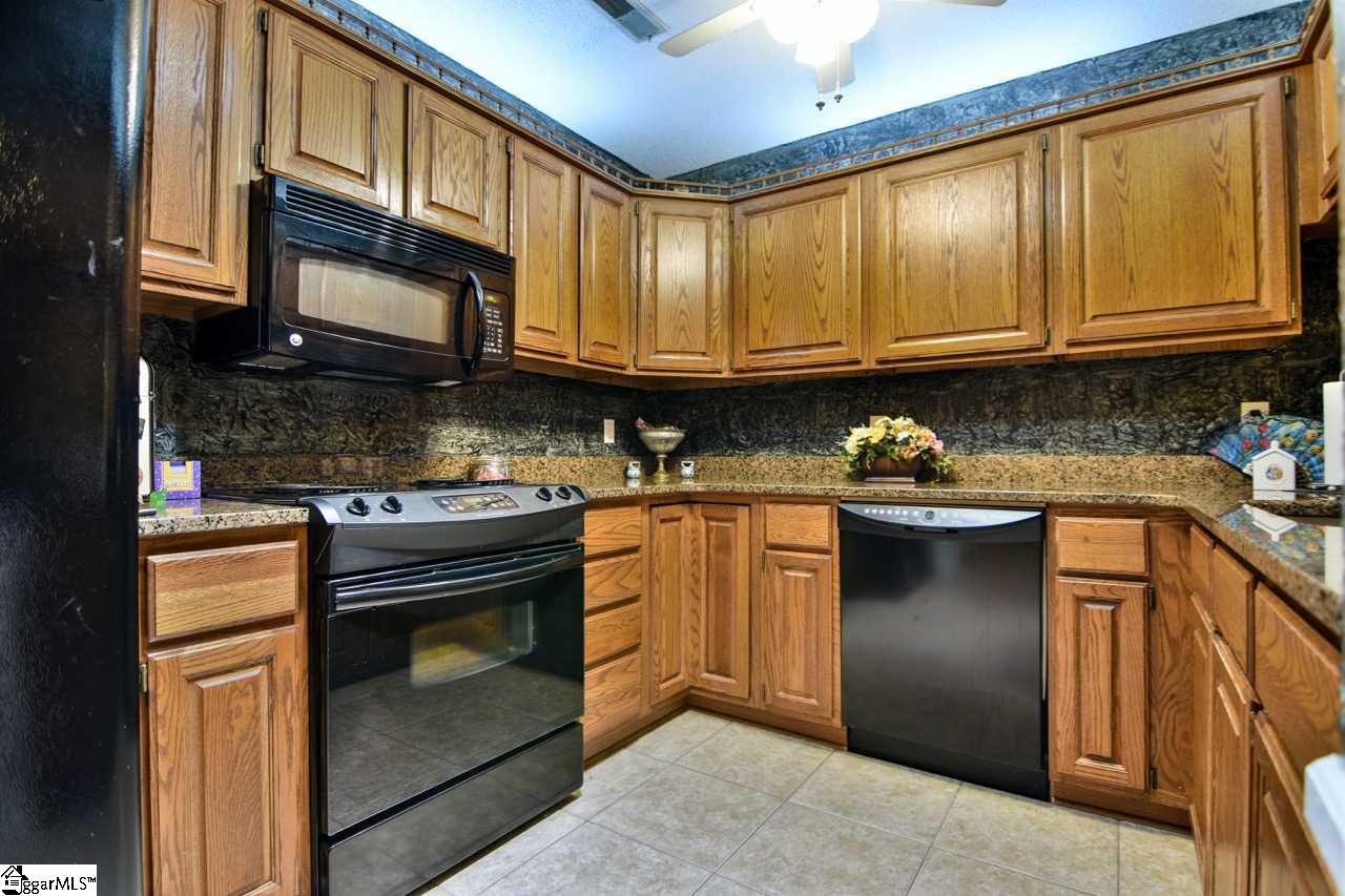 529 Bluebird Lane Greer, SC 29650 - Photo 13 of 30 Gallery Image 13