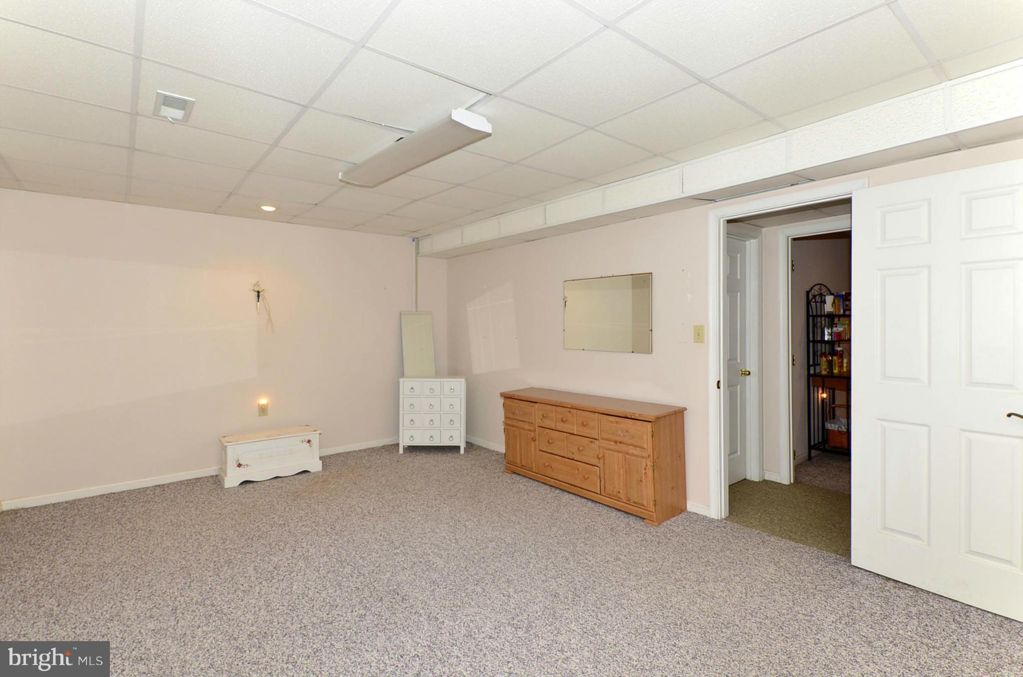 8711 Oakleigh Road Baltimore, MD 21234 - Photo 19 of 30 Den