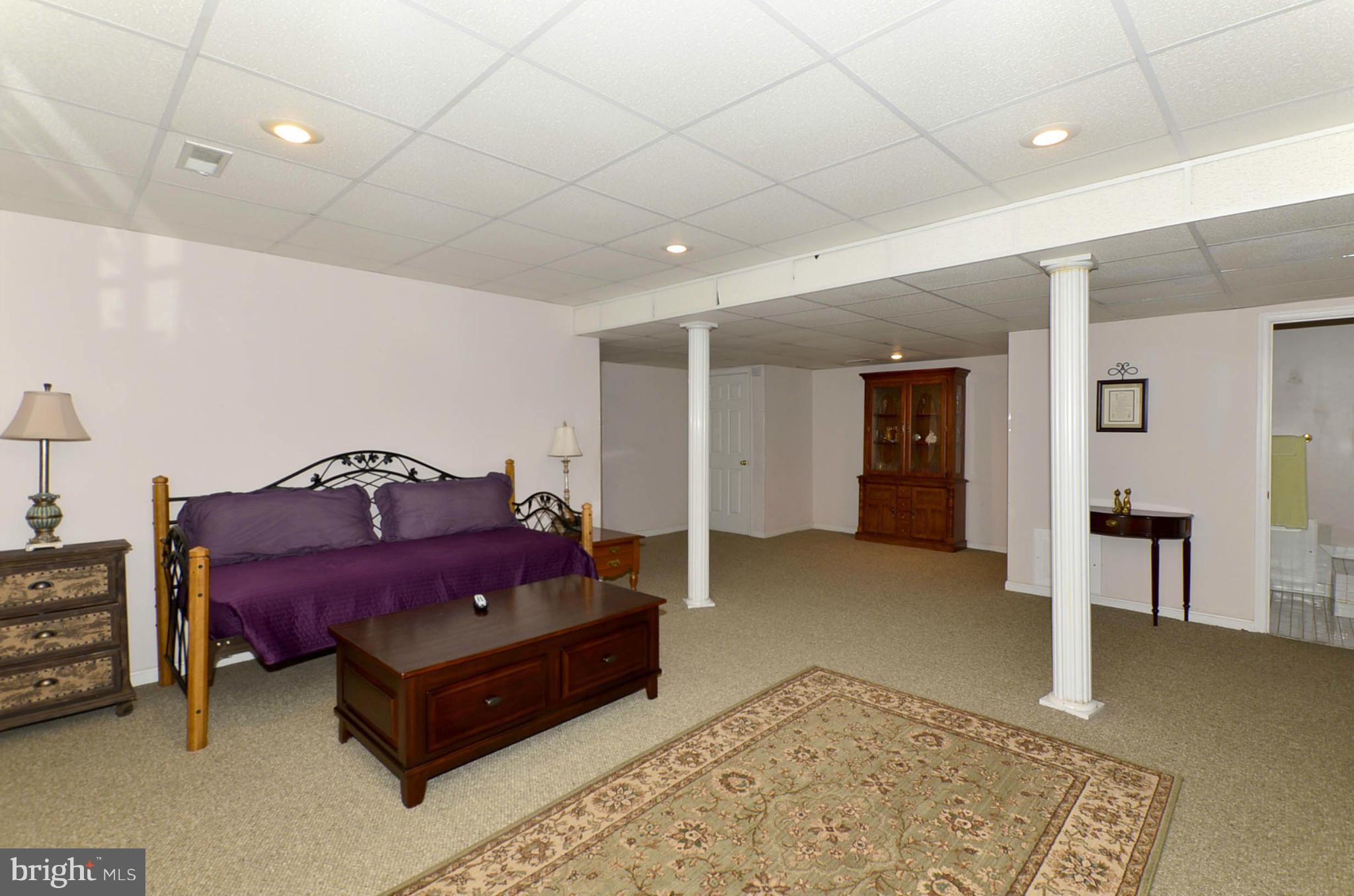 8711 Oakleigh Road Baltimore, MD 21234 - Photo 9 of 30 Family Room
