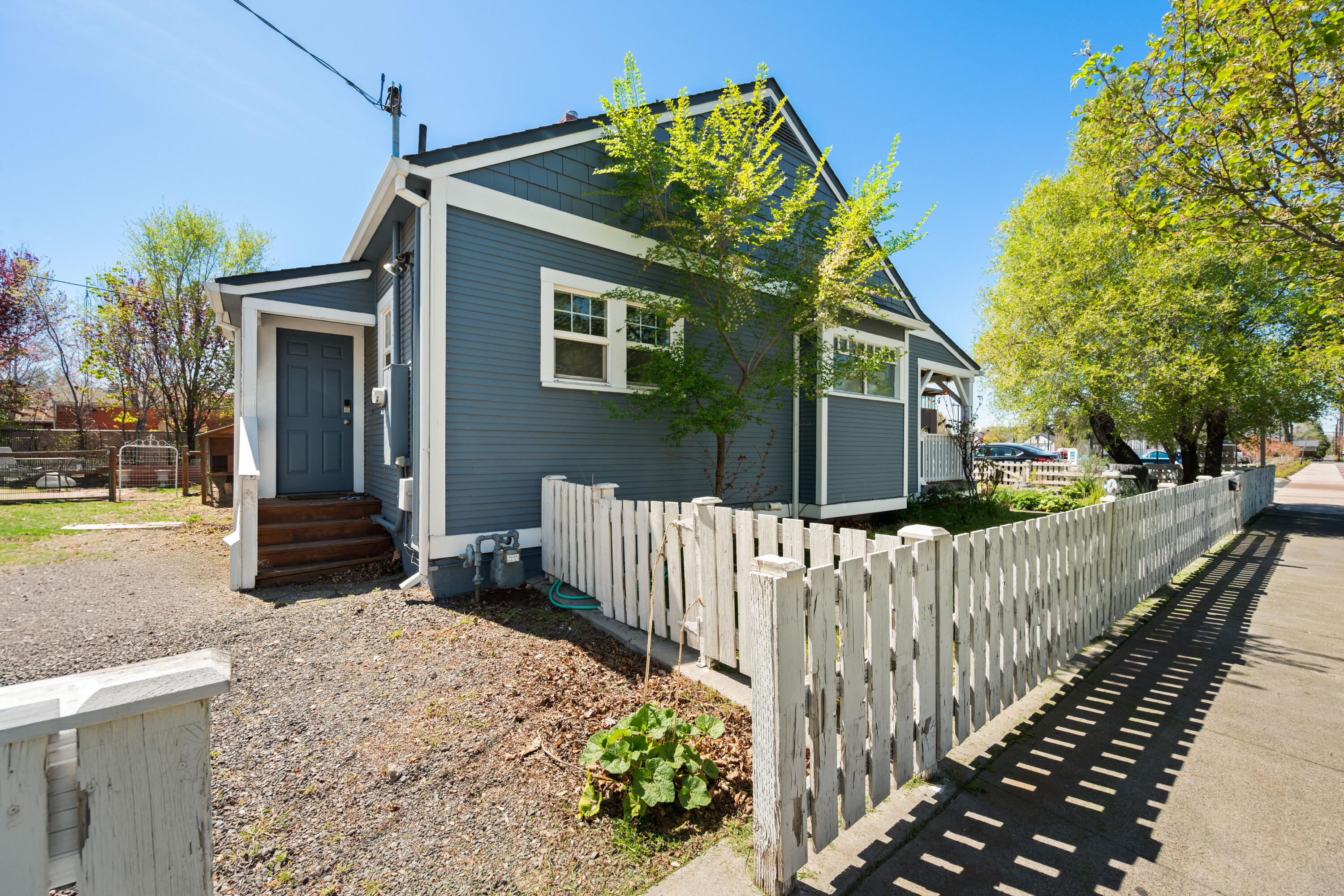 714 Southwest Cascade Avenue Redmond, OR 97756 - Photo 35 of 35 714SWCascadeAve-17