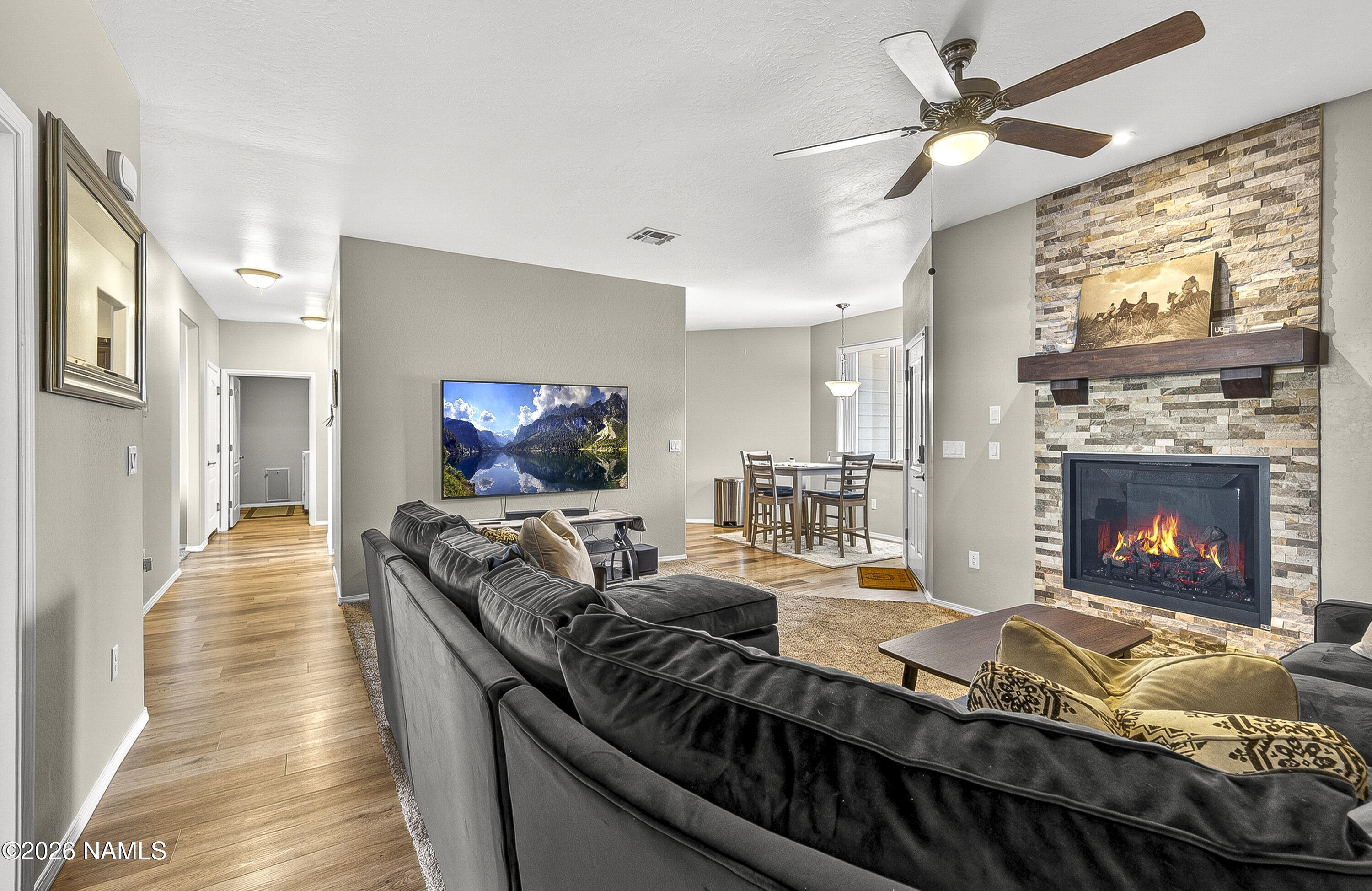 10226 Lundin Road Flagstaff, AZ 86004 - Photo 2 of 24 Living area