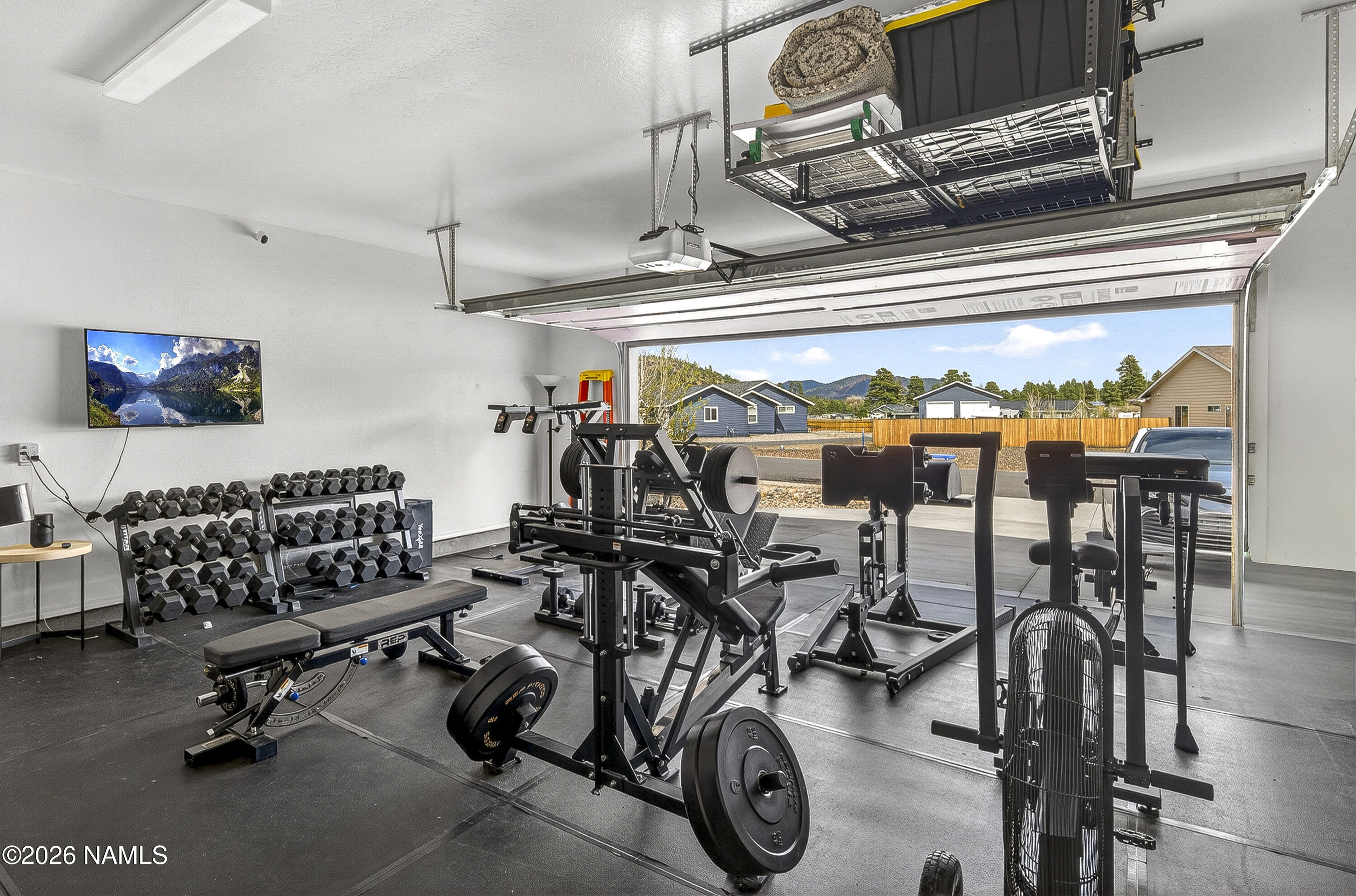10226 Lundin Road Flagstaff, AZ 86004 - Photo 21 of 24 Two car garage