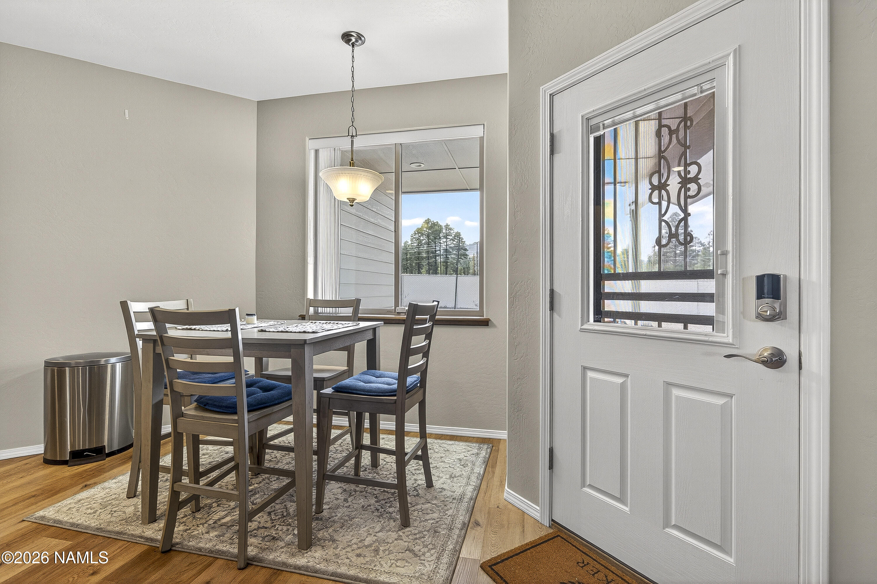 10226 Lundin Road Flagstaff, AZ 86004 - Photo 5 of 24 Dining area