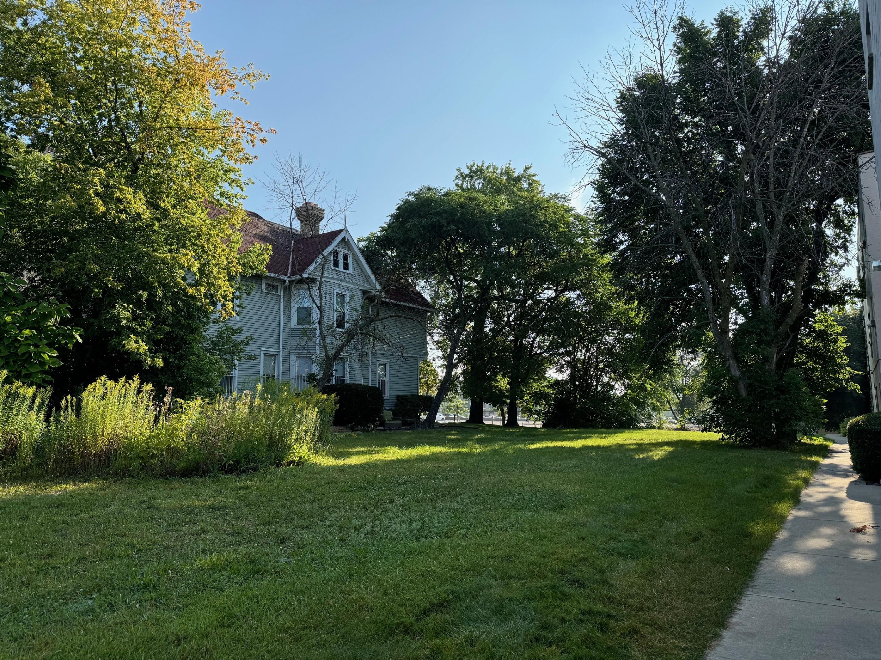 541 North 20th Street Milwaukee, WI 53233 - Photo 2 of 6 541 n 20 3