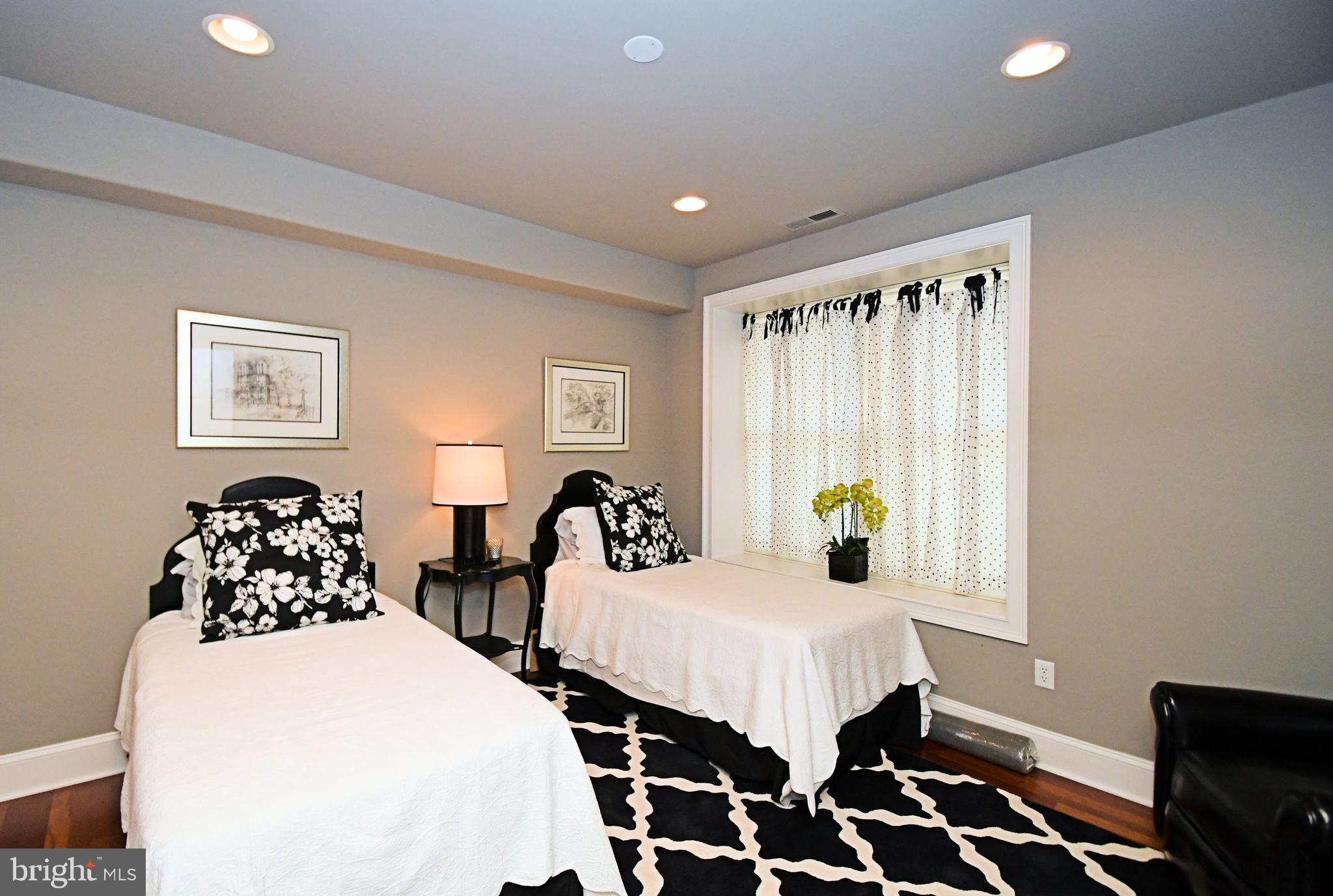 1811 Hollow Road Lansdale, PA 19446 - Photo 93 of 130 a bedroom with double bed and a window