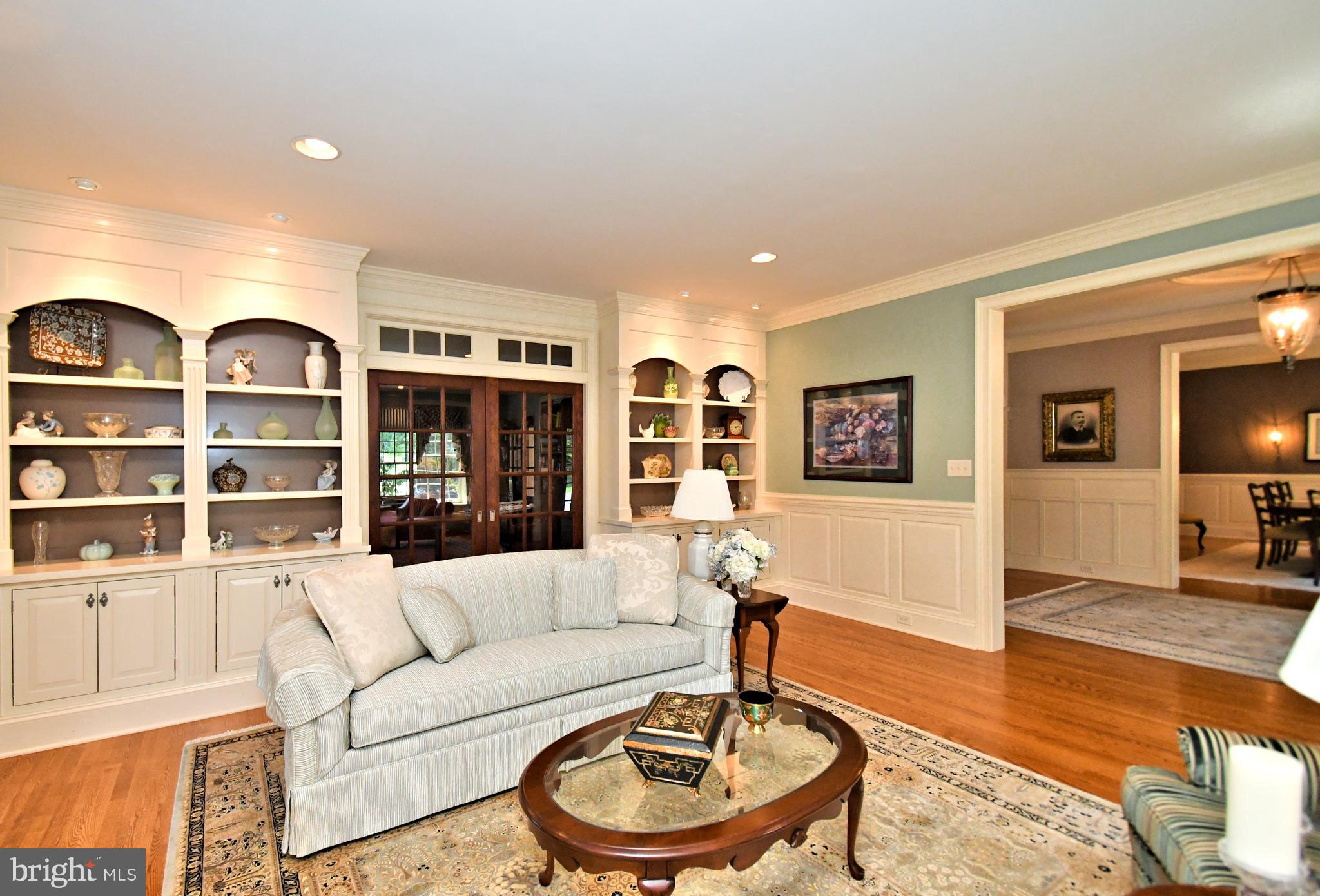 1811 Hollow Road Lansdale, PA 19446 - Photo 10 of 130 a living room with furniture and a wooden floor