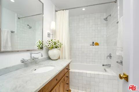 $1,699,000 | 3667 Greenfield Avenue, Los Angeles, CA 90034