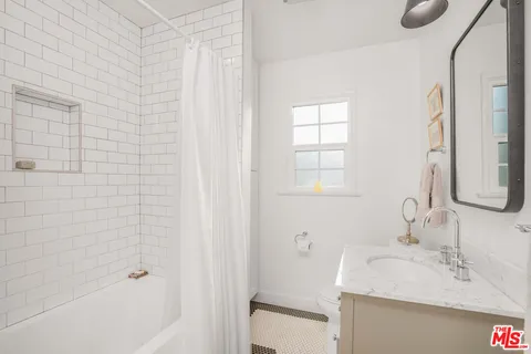 $1,699,000 | 3667 Greenfield Avenue, Los Angeles, CA 90034