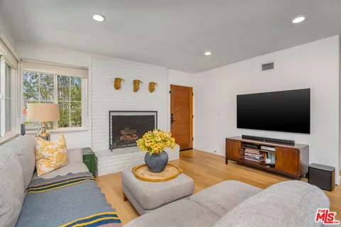 $1,699,000 | 3667 Greenfield Avenue, Los Angeles, CA 90034