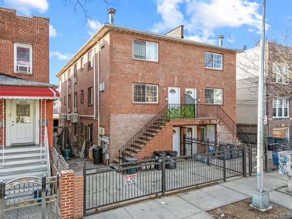 $3,300 | 2220 Chatterton Avenue, Unit 2 | Unionport