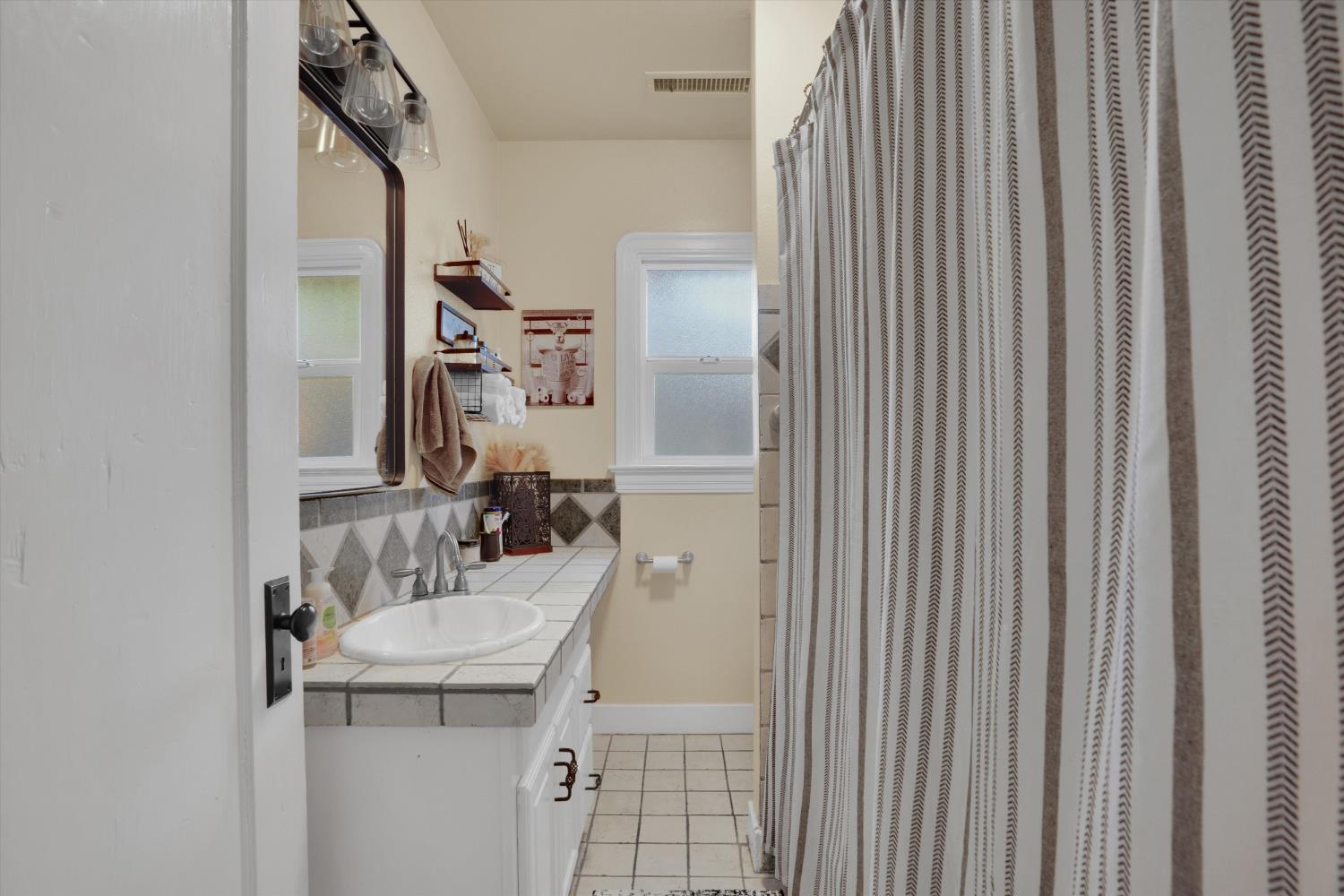 403 South Acacia Avenue Ripon, CA 95366 - Photo 22 of 34