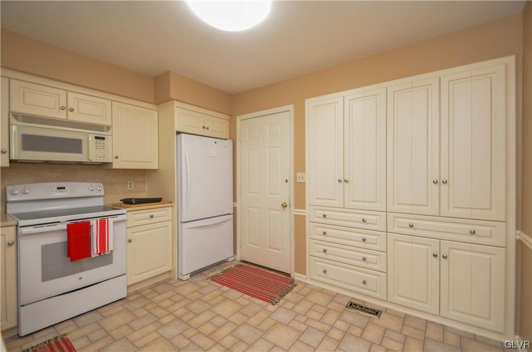 1201 Butztown Road, Unit 5 Bethlehem, PA 18017 - Photo 11 of 31