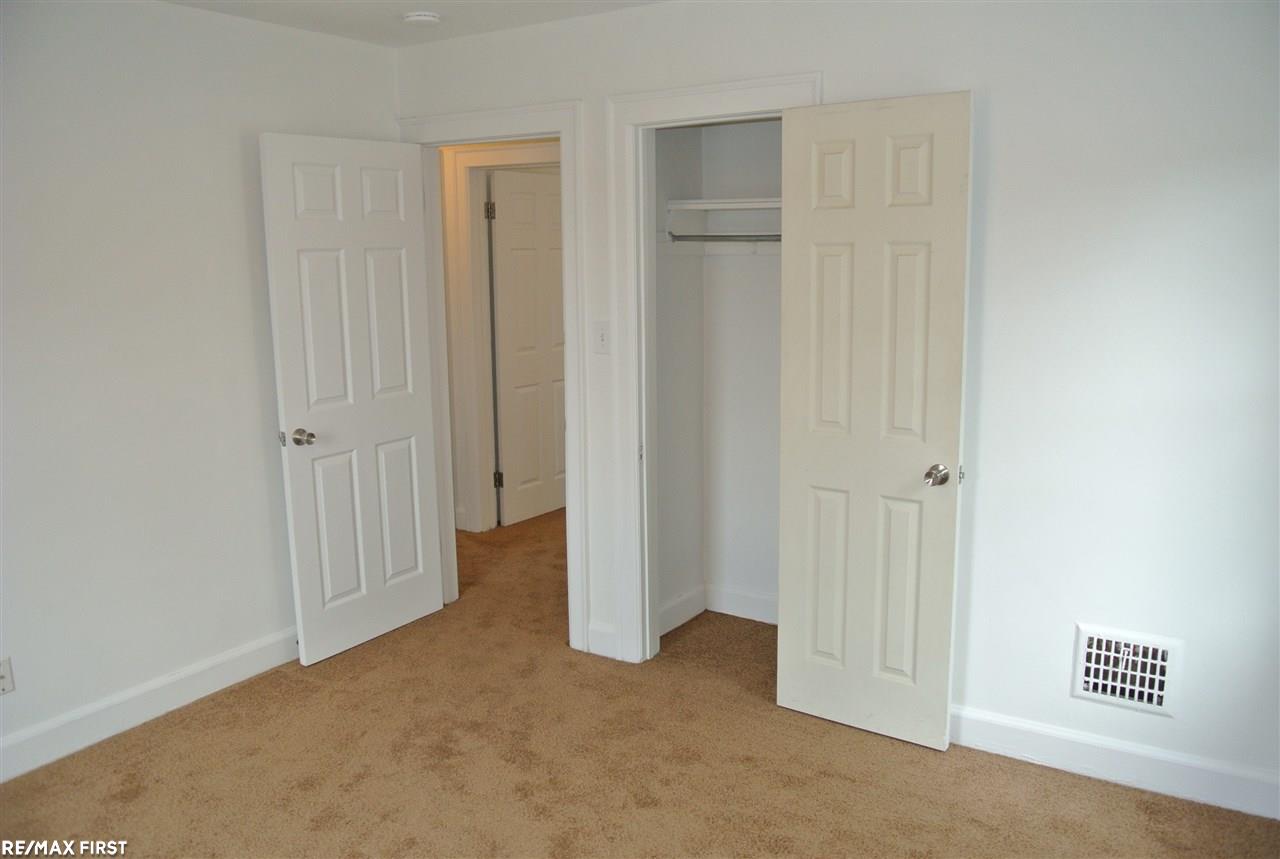 685 Columbia Road Berkley, MI 48072 - Photo 25 of 42 31299754-25.JPG