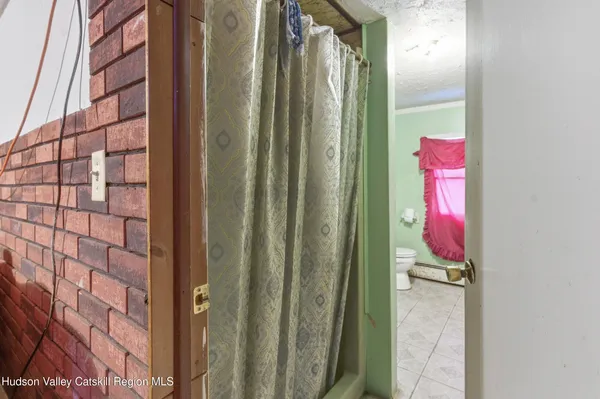 a view of a livingroom with a workspace