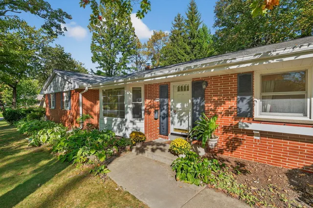 $419,900 | 4472 North 104th Street, Wauwatosa, WI 53225
