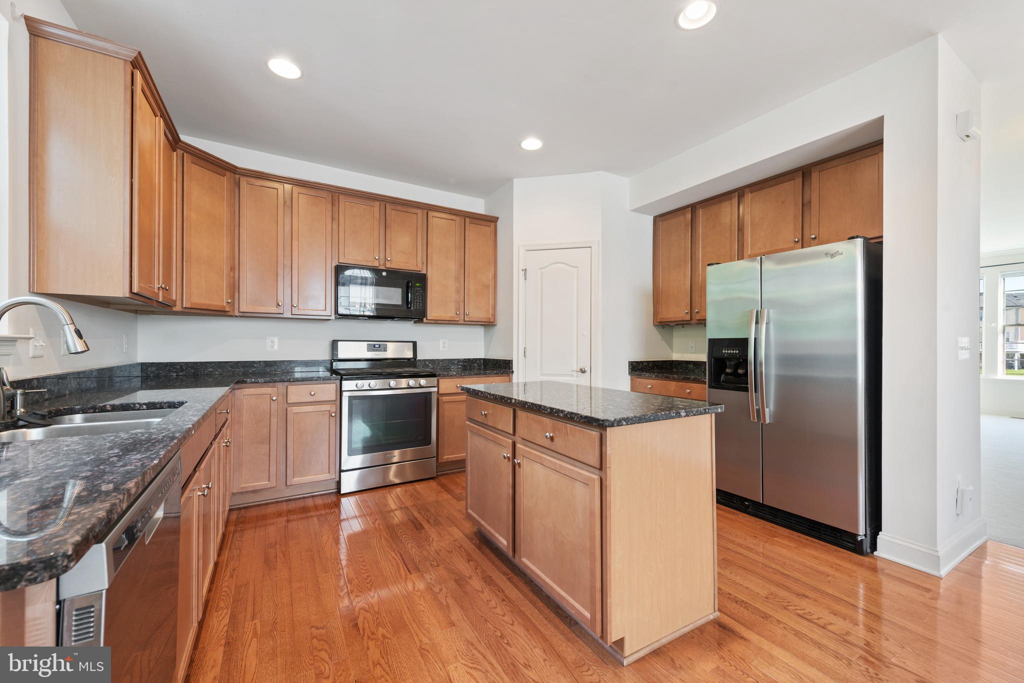 42247 Castle Ridge Square Brambleton, VA 20148 - Photo 14 of 34 Gallery Image 14