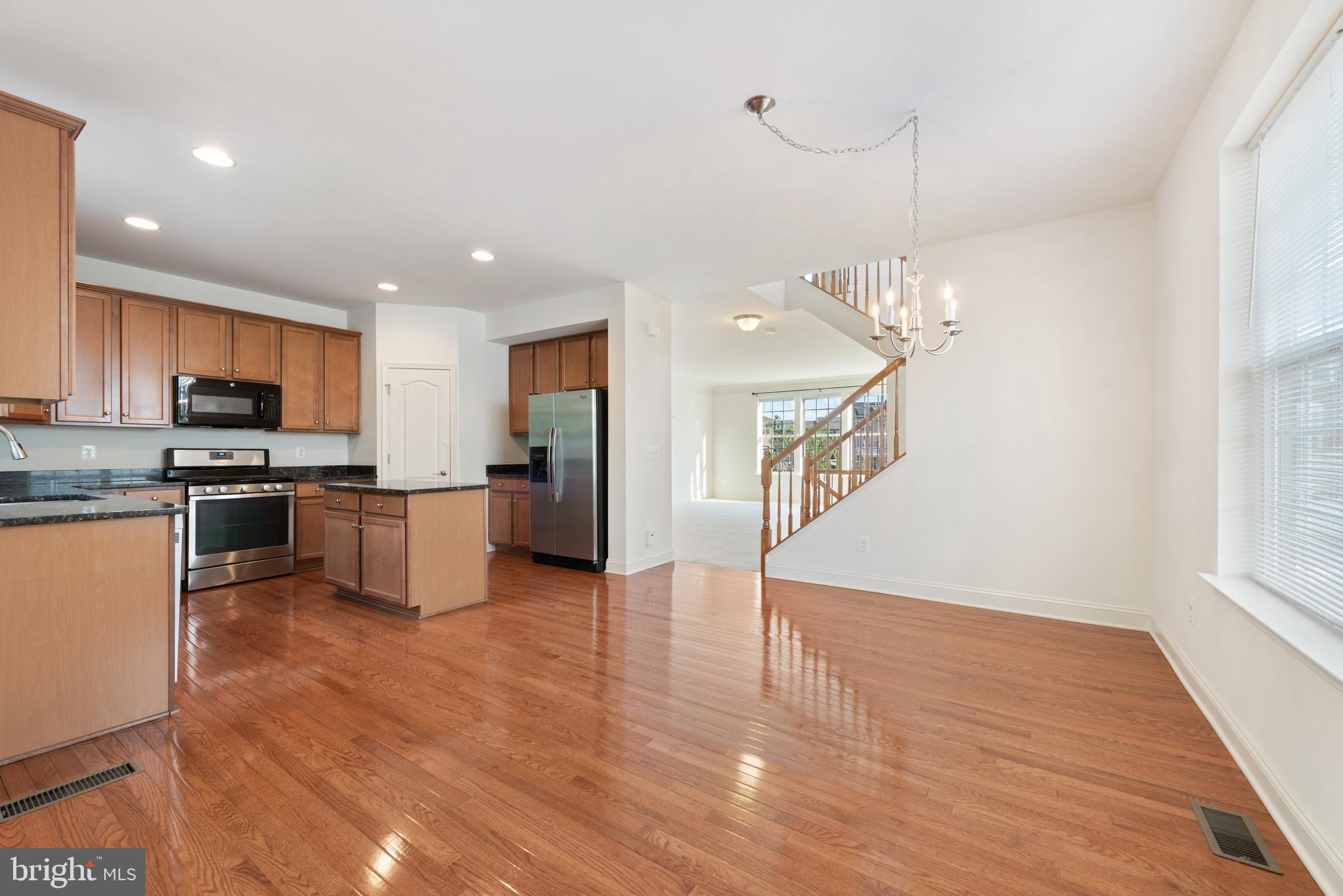 42247 Castle Ridge Square Brambleton, VA 20148 - Photo 15 of 34 Gallery Image 15