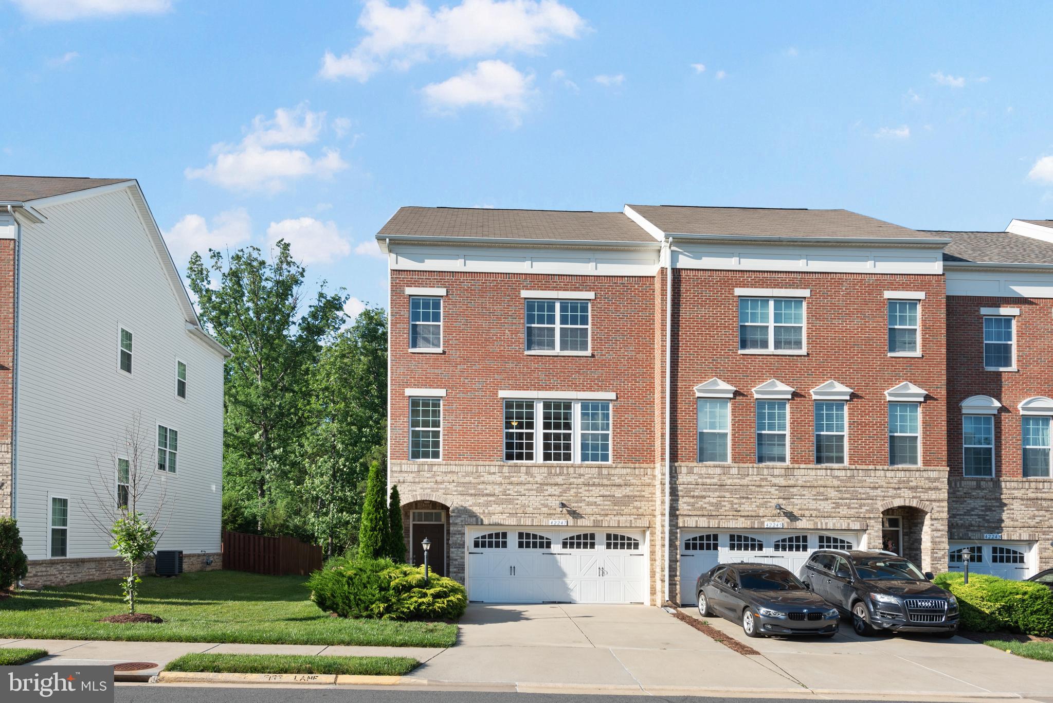 42247 Castle Ridge Square Brambleton, VA 20148 - Photo 2 of 34 Front load garages